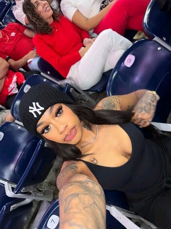 Full leaked Carenavonchae page private onlyfans photo