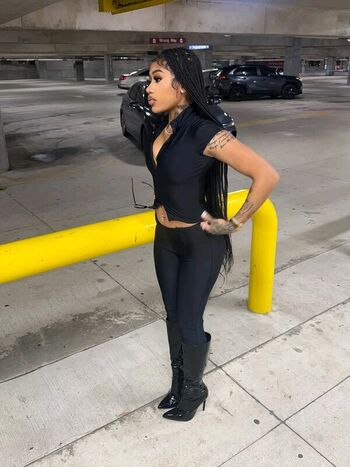 Full leaked Carenavonchae page private onlyfans photo
