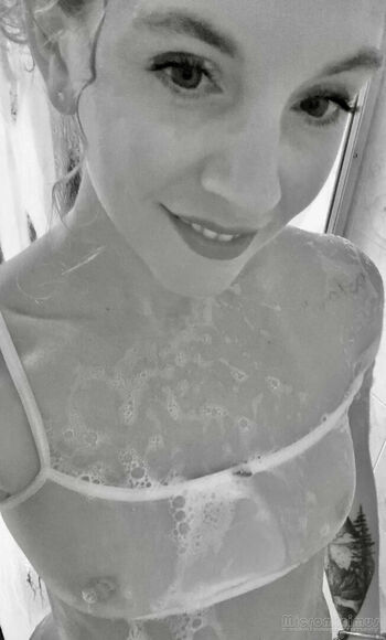 Full leaked Carianne page private onlyfans photo