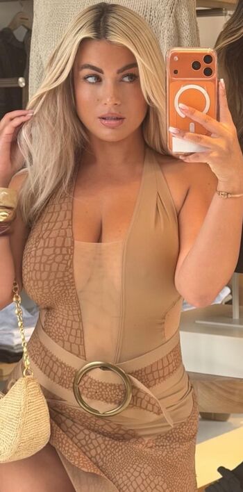 Full leaked Carla moreau private onlyfans photo