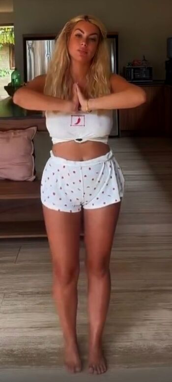 Full leaked Carla moreau private onlyfans photo