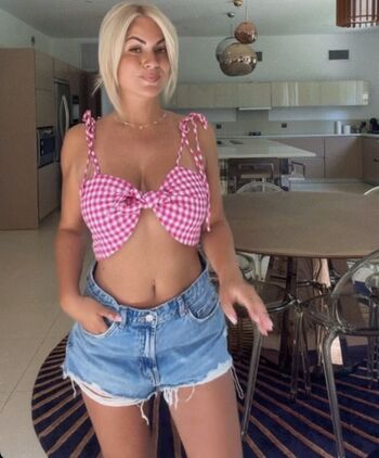 Full leaked Carla moreau private onlyfans photo