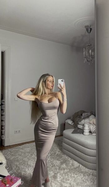 Full leaked Carla wiedbrauk page private onlyfans photo