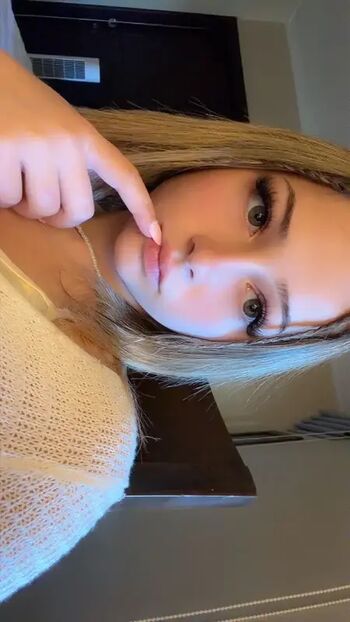Full leaked Carlalababy private onlyfans photo