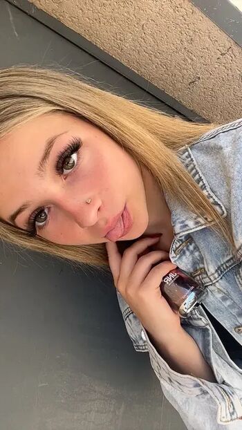 Full leaked Carlalababy private onlyfans photo