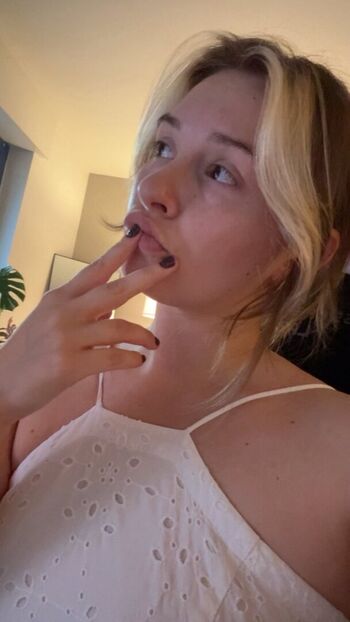 Full leaked Carlasophie private onlyfans photo