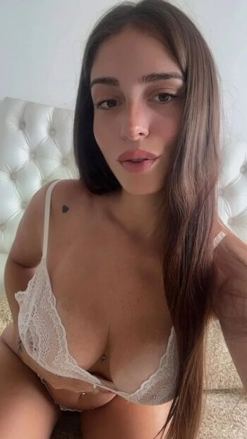 Full leaked Carlatiinaa private onlyfans photo