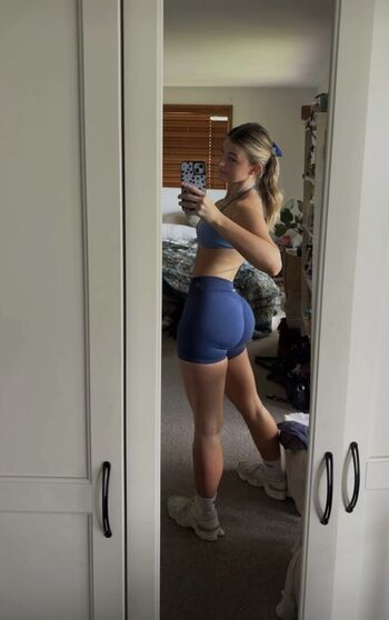 Full leaked Carly april private onlyfans photo