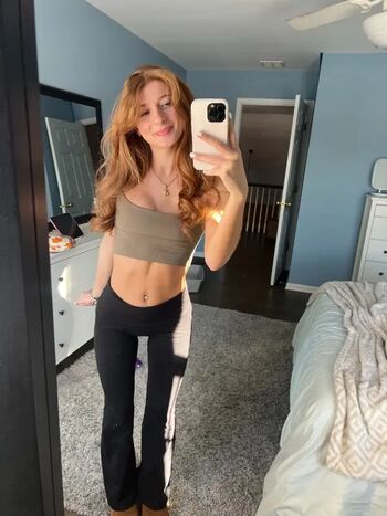 Carmela / carmmiee / carmmieecat