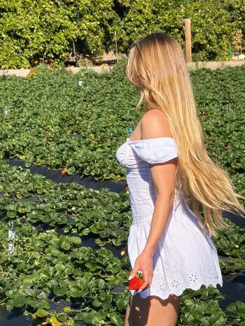 Full leaked Caroline zalog  page private onlyfans photo