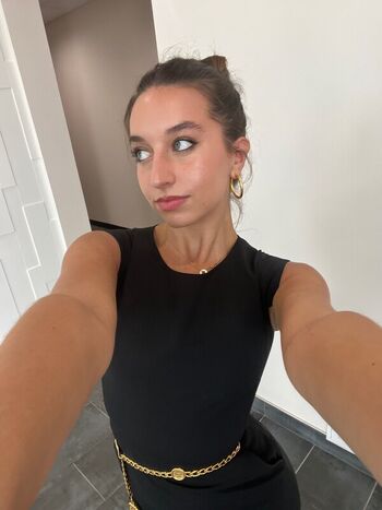 Full leaked Carolinefbyron private onlyfans photo