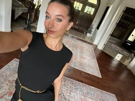 Full leaked Carolinefbyron private onlyfans photo
