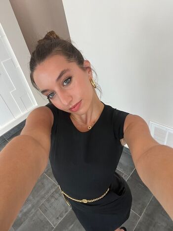 Full leaked Carolinefbyron private onlyfans photo