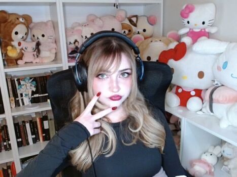 Full leaked Carolinev v private onlyfans photo