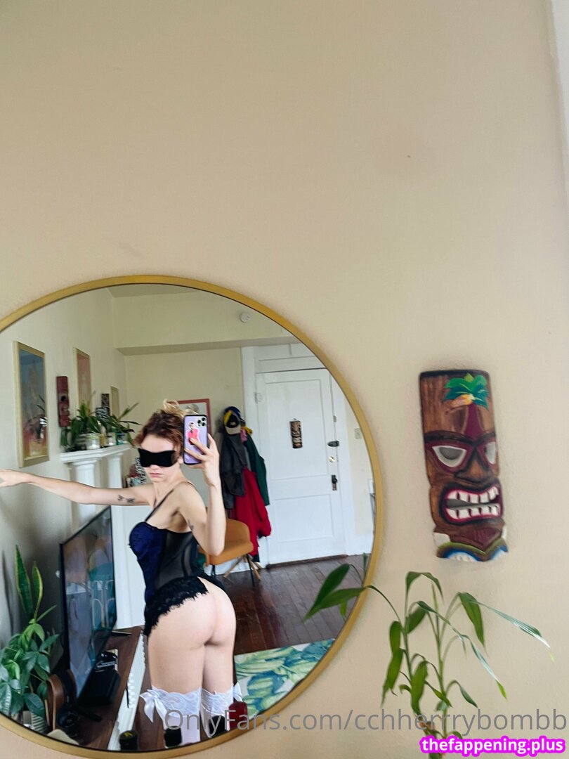 cchherrrybombb / chxrrybomb / https: Fotografie OnlyFans Dezbrăcată #10