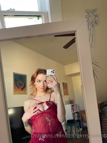 Full leaked Cchherrrybombb private onlyfans photo