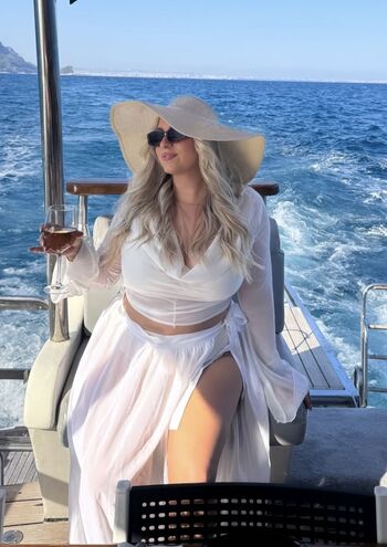 Celebrity Guilty Pleasures & Underrated Women