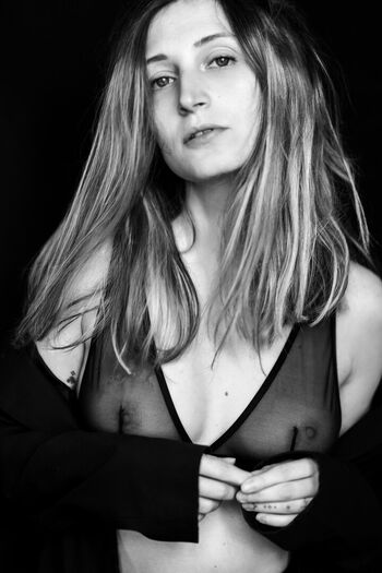 Full leaked Celine in frame private onlyfans photo