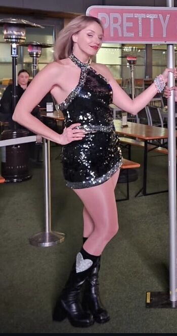 Charity Eden / Taylor Swift Impersonator