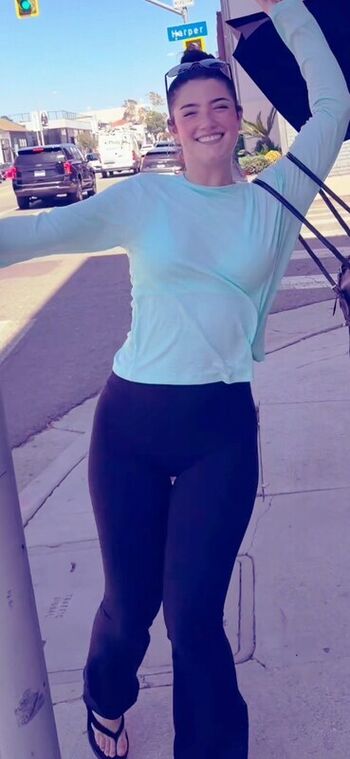 Full leaked Charli d amelio private onlyfans photo