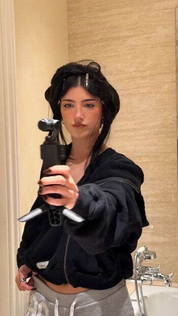 Full leaked Charli d amelio page private onlyfans photo