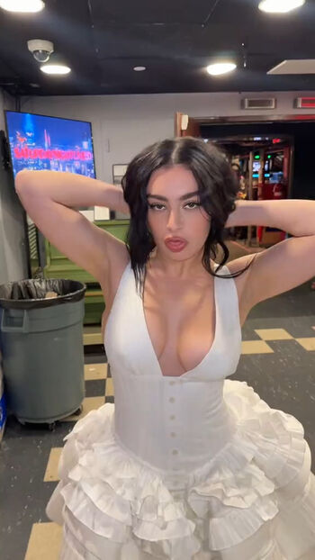 Full leaked Charli xcx private onlyfans photo
