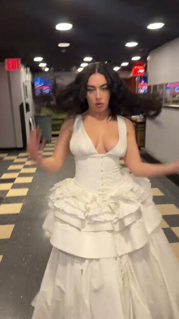 Full leaked Charli xcx private onlyfans photo