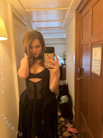 Full leaked Charlotte lawrence private onlyfans photo