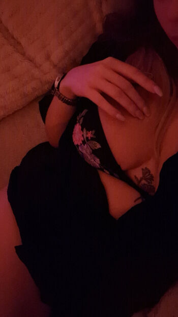 Full leaked Charrylocks private onlyfans photo