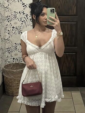 Full leaked Chellchee private onlyfans photo