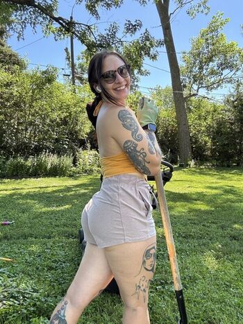 Full leaked Chelsswellss private onlyfans photo