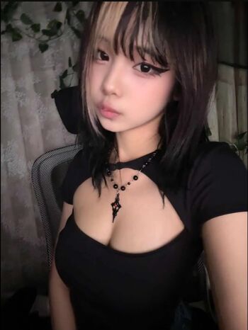 Full leaked Chelyua page private onlyfans photo