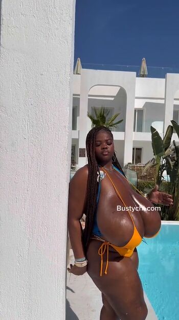 Full leaked Chioma lovv private onlyfans photo