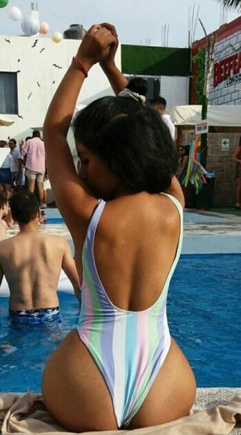 Full leaked Chiphilary blog private onlyfans photo