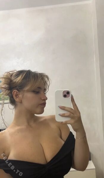 Full leaked Chiri francesca page private onlyfans photo