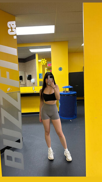 Chloe ABG