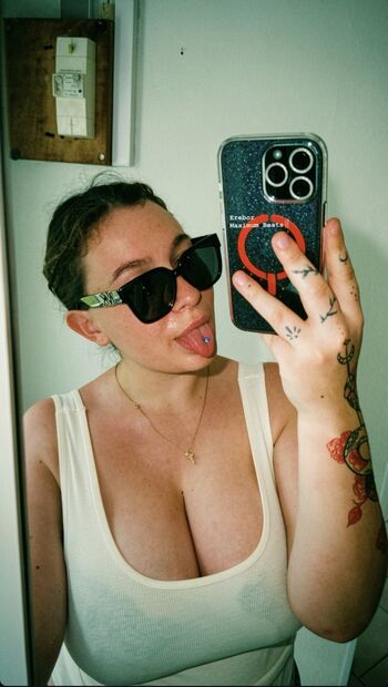 Full leaked Chloe lgr private onlyfans photo