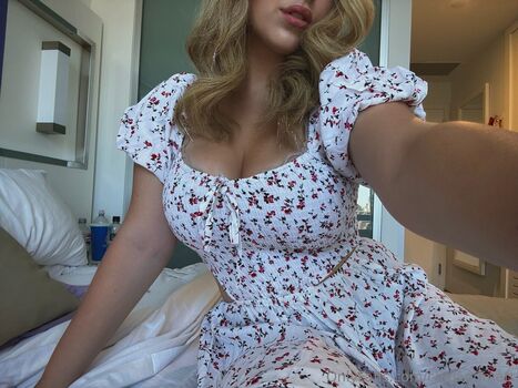 Full leaked Chloe may private onlyfans photo