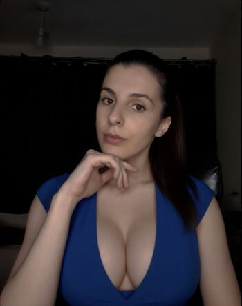 Chloe Tzuqiknee