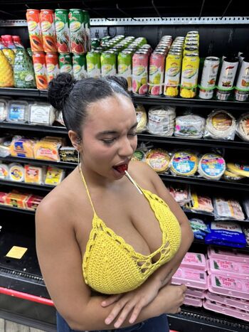 Full leaked Chloecvlogs private onlyfans photo