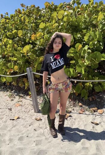 Full leaked Chloeforero  page private onlyfans photo