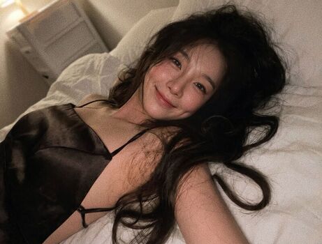 Full leaked Chloelimdiaries private onlyfans photo