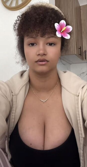 Full leaked Chloeluuv private onlyfans photo