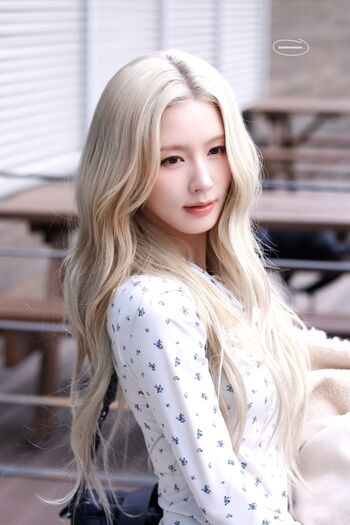 Cho Mi-yeon (Miyeon) - i-dle [(G)I-dle]