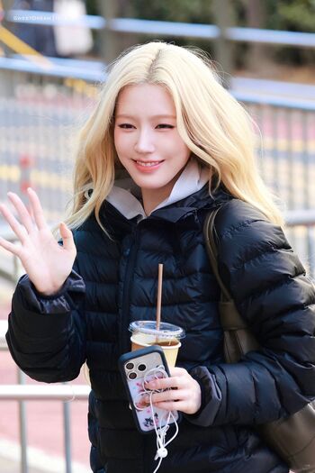 Cho Mi-yeon (Miyeon) - i-dle [(G)I-dle]