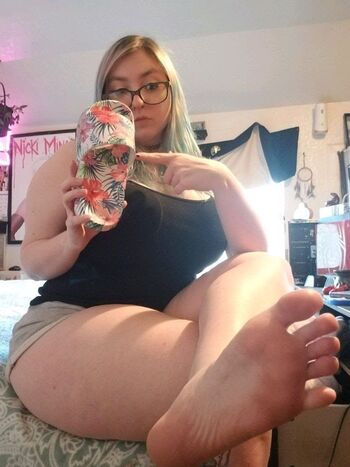 Full leaked Chubby feet private onlyfans photo