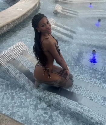 Full leaked Chumile raziya private onlyfans photo