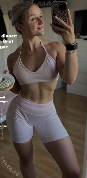 Full leaked Chxrly private onlyfans photo