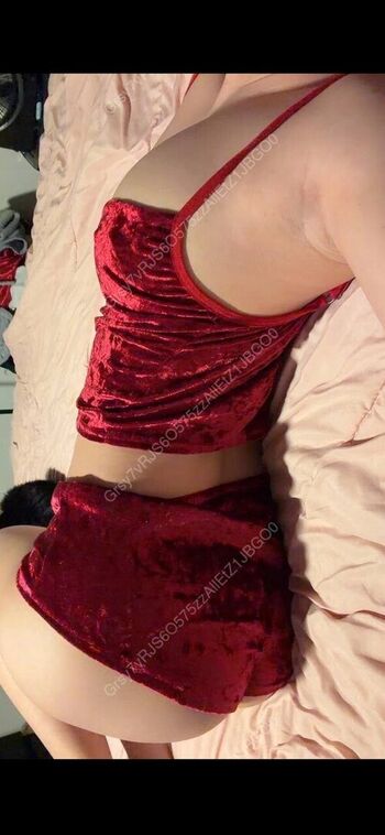 Full leaked Ciggybae private onlyfans photo