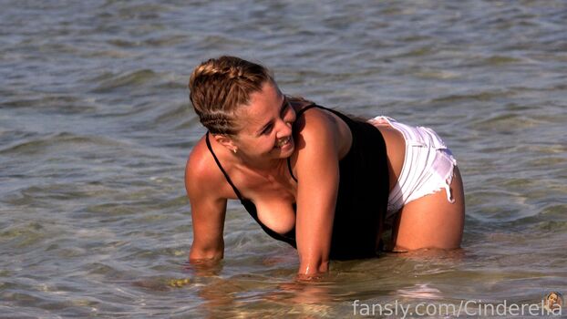 Full leaked Cinderella girl  page private onlyfans photo